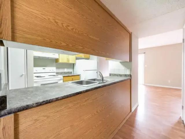 For Rent 3 Bedroom Townhouse Edmonton AB DS105781893