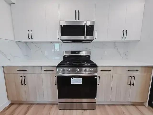 For Rent 3 Bedroom Townhouse Edmonton AB DS105991857