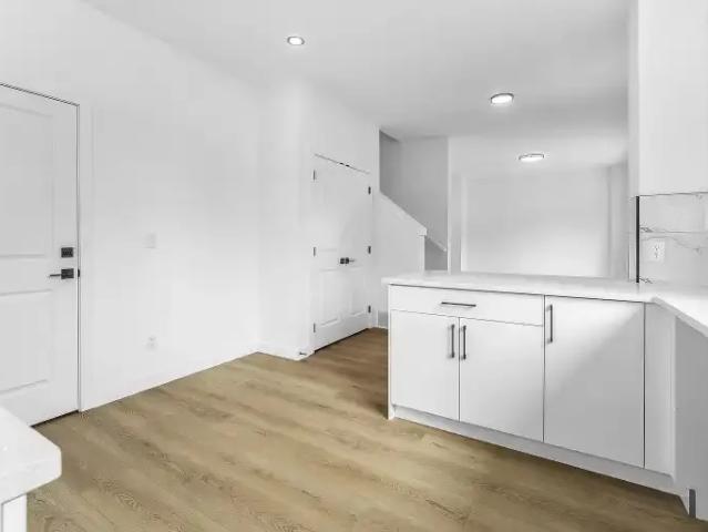 For Rent 3 Bedroom Townhouse Edmonton AB DS106134252