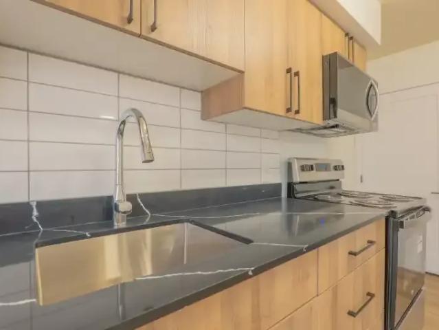 For Rent 3 Bedroom Townhouse Edmonton AB DS106147585