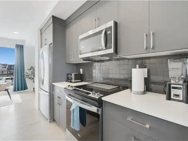For Rent 3 Bedroom Townhouse Edmonton AB DS106148505