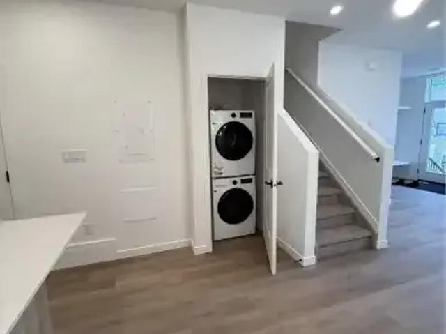 For Rent 3 Bedroom Townhouse Edmonton AB DS106181494
