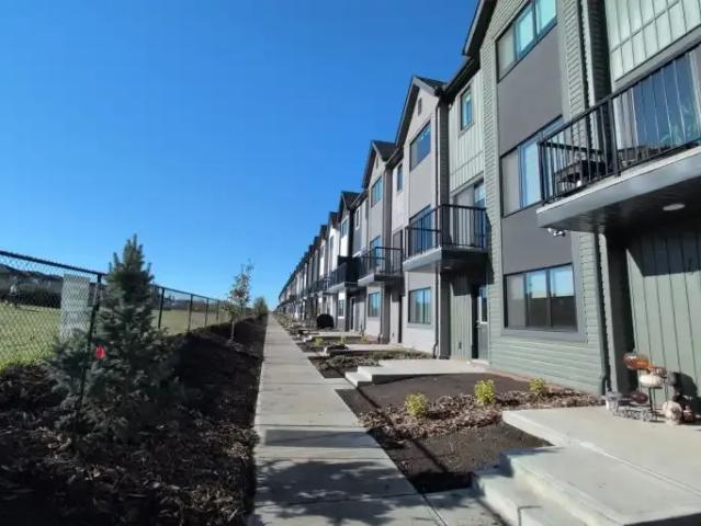 For Rent 3 Bedroom Townhouse Edmonton AB DS103011502