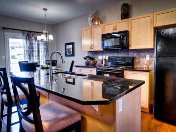 For Rent 3 Bedroom Townhouse Edmonton AB DS103486356