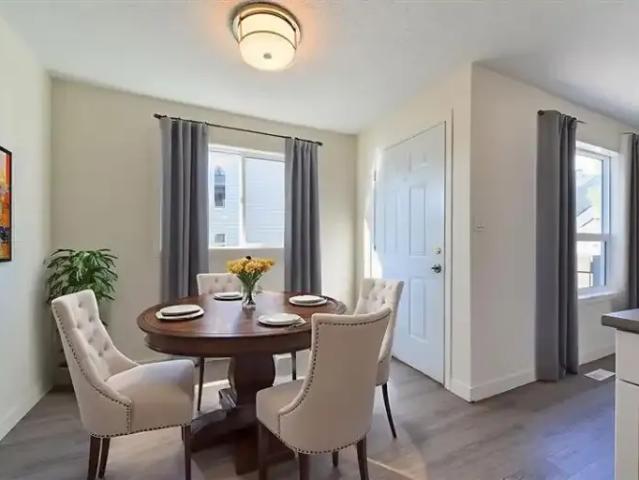 For Rent 3 Bedroom Townhouse Edmonton AB DS103651326