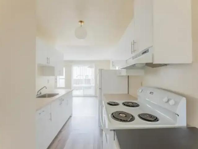 For Rent 3 Bedroom Townhouse Edmonton AB DS103651550