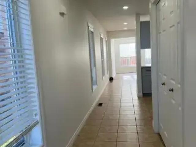 For Rent 3 Bedroom Townhouse Guelph ON DS103611947