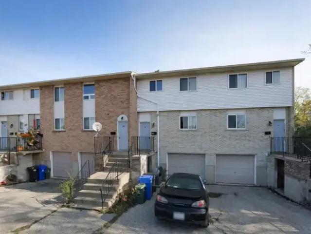 For Rent 3 Bedroom Townhouse Guelph ON DS104710738