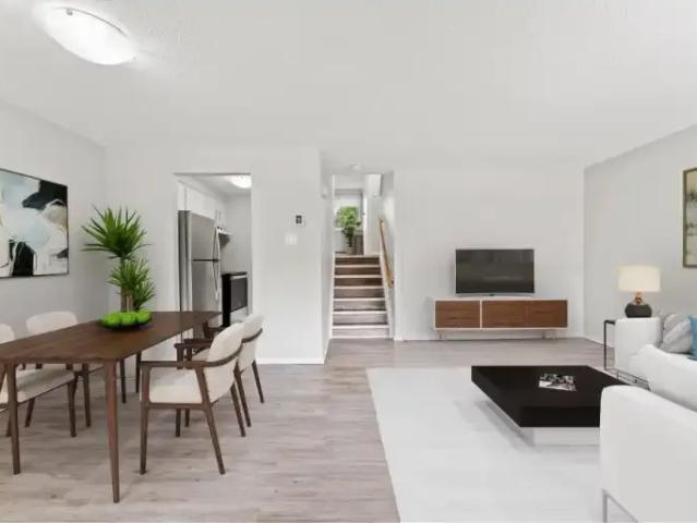 For Rent 3 Bedroom Townhouse Guelph ON DS105623320