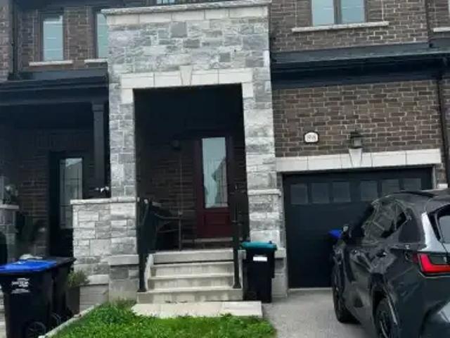 For Rent 3 Bedroom Townhouse Innisfil ON DLS105151085