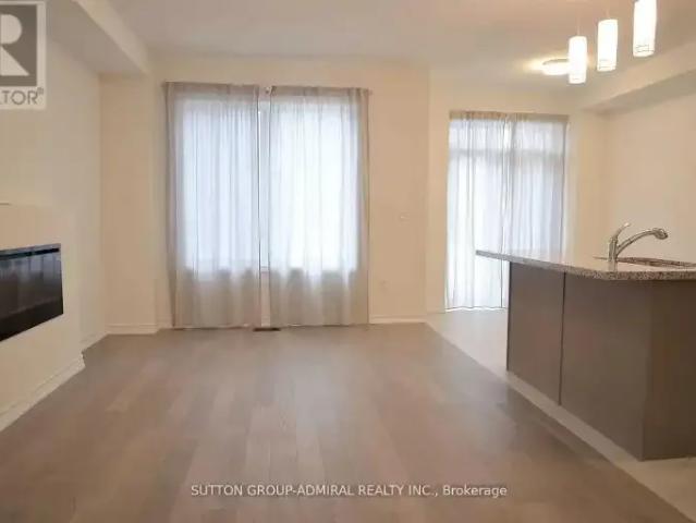 For Rent 3 Bedroom Townhouse Innisfil ON DS104972908
