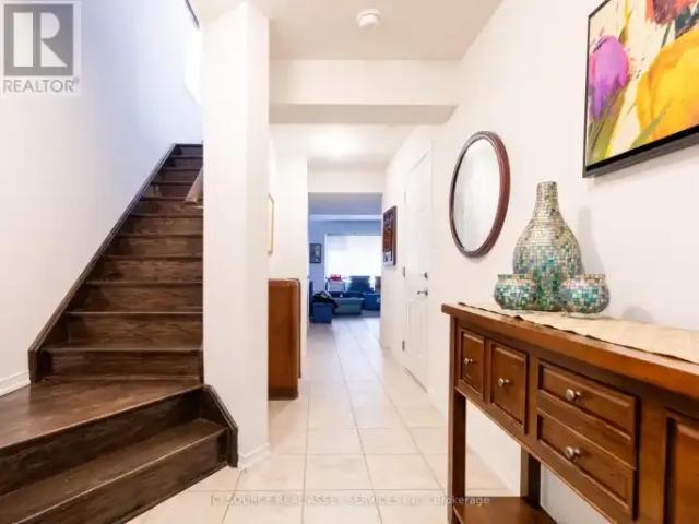 For Rent 3 Bedroom Townhouse Innisfil ON DS103487503