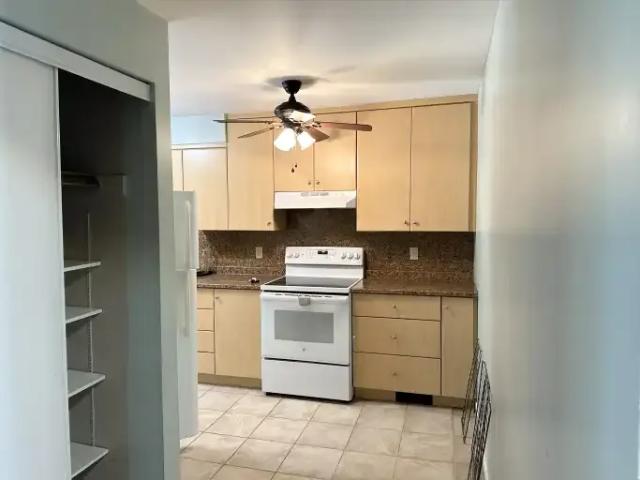 For Rent 3 Bedroom Townhouse Kingston ON DS104142503