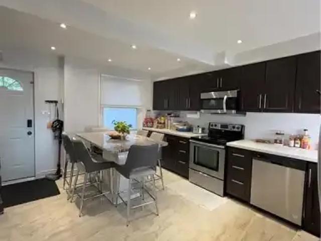 For Rent 3 Bedroom Townhouse Kitchener ON DS103740031