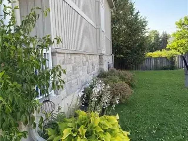 For Rent 3 Bedroom Townhouse Kitchener ON DS104563627