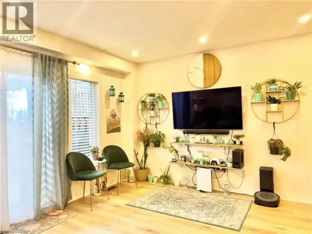 For Rent 3 Bedroom Townhouse Kitchener ON DS105249108