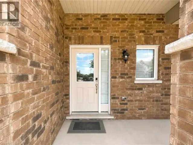 For Rent 3 Bedroom Townhouse Kitchener ON DS105704310