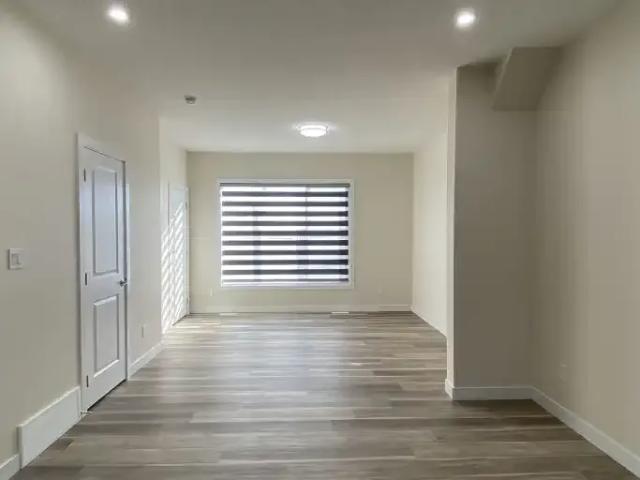 For Rent 3 Bedroom Townhouse Leduc AB DLS104957608