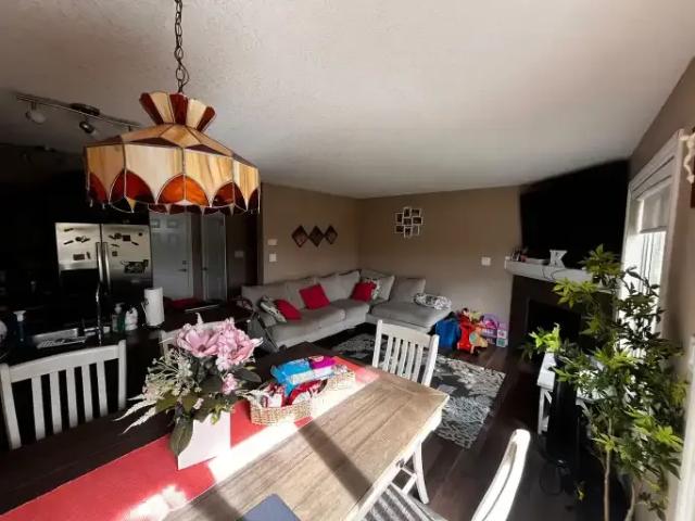 For Rent 3 Bedroom Townhouse Leduc AB DS105623689