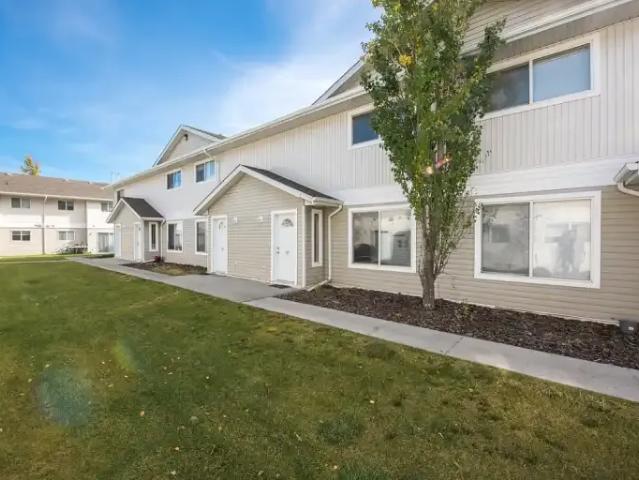 For Rent 3 Bedroom Townhouse Leduc AB DS103611033