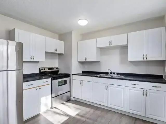 For Rent 3 Bedroom Townhouse Prince Albert SK DS103410338