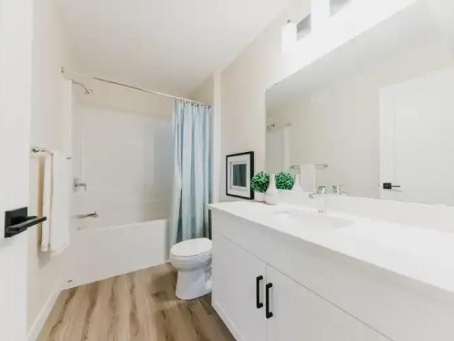 For Rent 3 Bedroom Townhouse Regina SK DS105394297