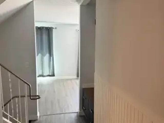 For Rent 3 Bedroom Townhouse Red Deer AB DLS104940734