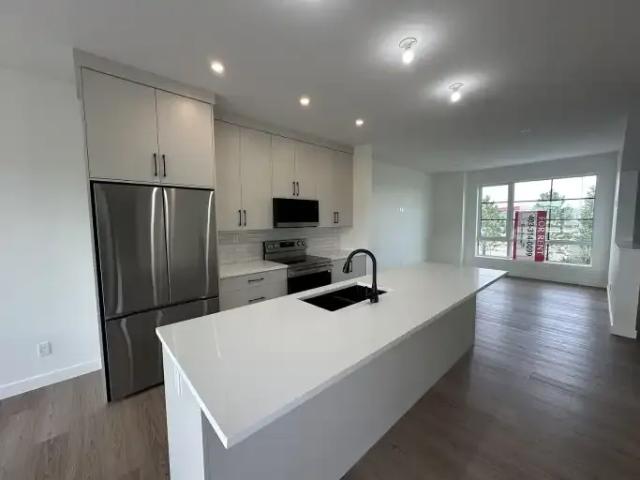 For Rent 3 Bedroom Townhouse Red Deer AB DLS105715779