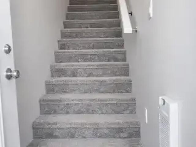 For Rent 3 Bedroom Townhouse Red Deer AB DS105359605