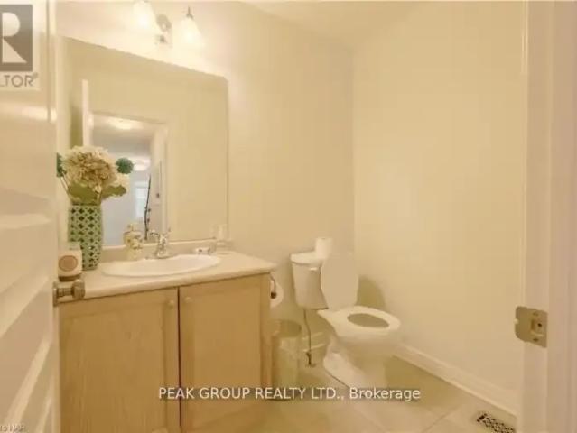 For Rent 3 Bedroom Townhouse St. Catharines ON DS103840383
