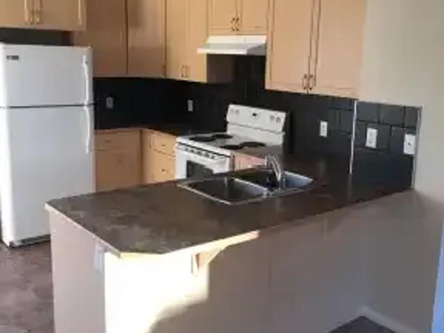 For Rent 3 Bedroom Townhouse Strathmore AB DS105110858