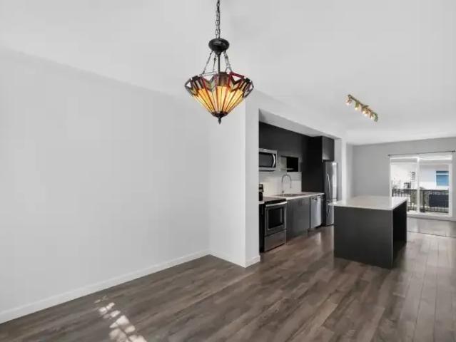 For Rent 3 Bedroom Townhouse Surrey BC DS104888553