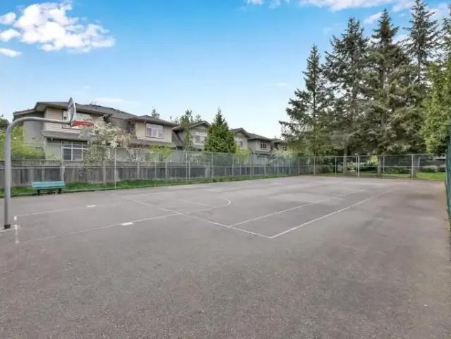 For Rent 3 Bedroom Townhouse Surrey BC DS105048100