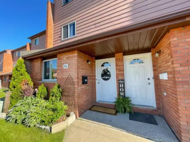 For Rent 3 Bedroom Townhouse Sault Ste. Marie ON DLS100974535