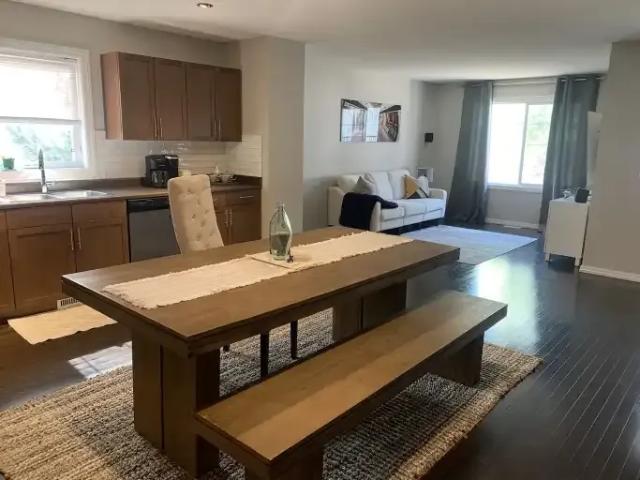 For Rent 3 Bedroom Townhouse Sherwood Park AB DS104180638
