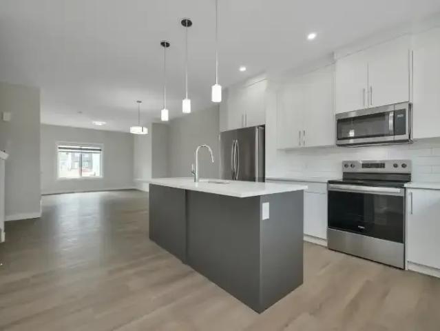 For Rent 3 Bedroom Townhouse Spruce Grove AB DS103958726
