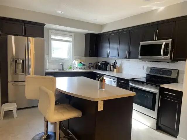 For Rent 3 Bedroom Townhouse Spruce Grove AB DS105580812