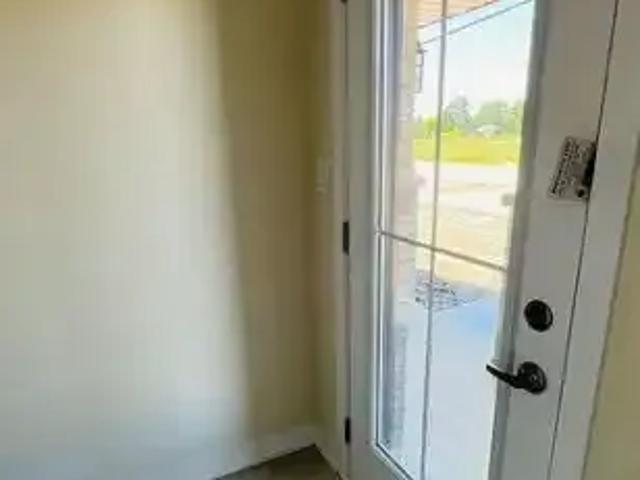For Rent 3 Bedroom Townhouse Thorold ON DS103958819