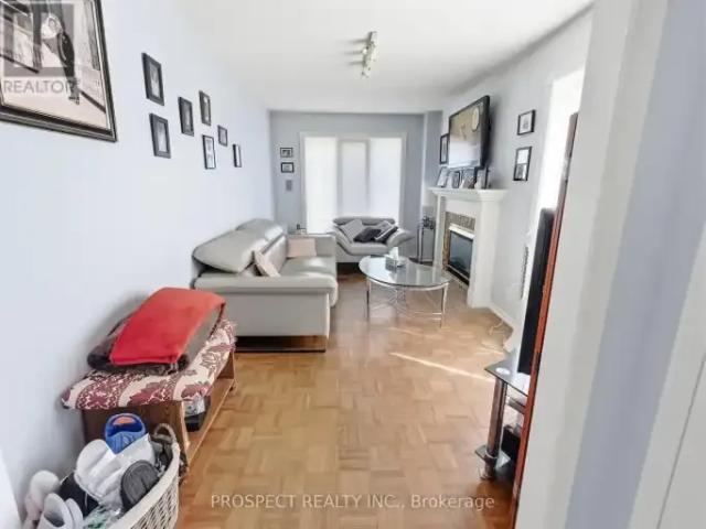 For Rent 3 Bedroom Townhouse Vaughan ON DS105410987