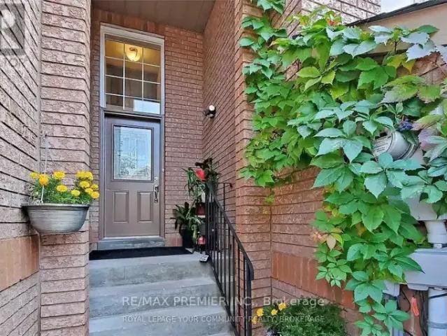 For Rent 3 Bedroom Townhouse Vaughan ON DS105602161