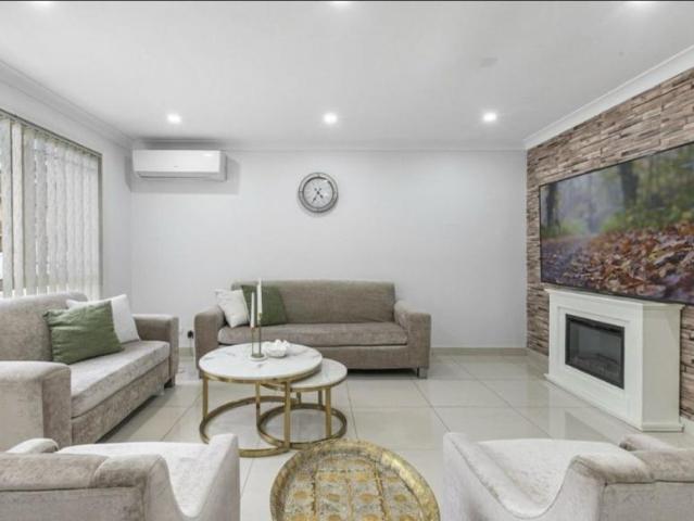 For Rent 3 Bedroom Townhouse Wakeley NSW DS104403350