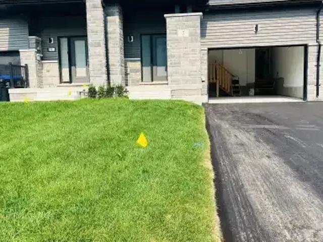 For Rent 3 Bedroom Townhouse Wasaga Beach ON DS105704284