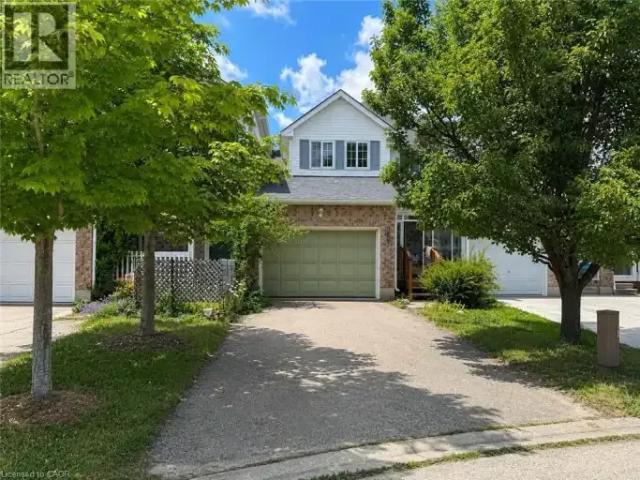 For Rent 3 Bedroom Townhouse Waterloo ON DS104106877