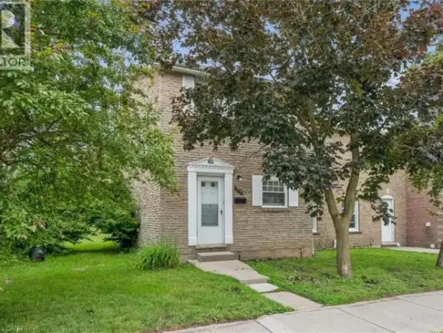 For Rent 3 Bedroom Townhouse Waterloo ON DS104888805
