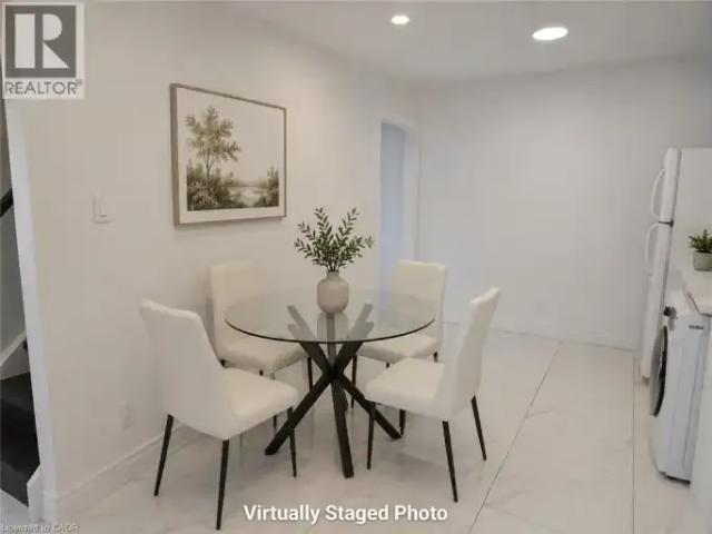 For Rent 3 Bedroom Townhouse Waterloo ON DS102272617