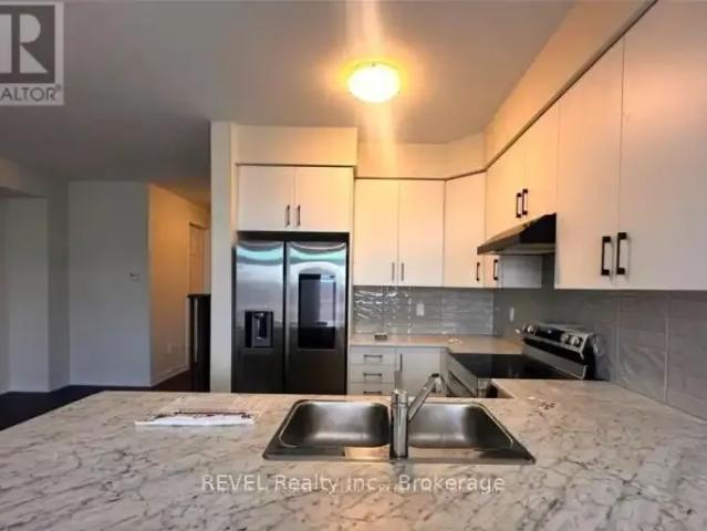 For Rent 3 Bedroom Townhouse Welland ON DS104142921