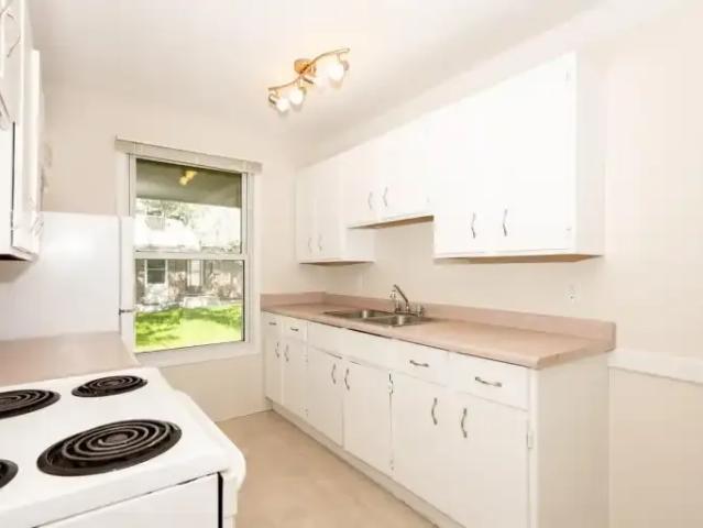 For Rent 3 Bedroom Townhouse Winnipeg MB DS105580529