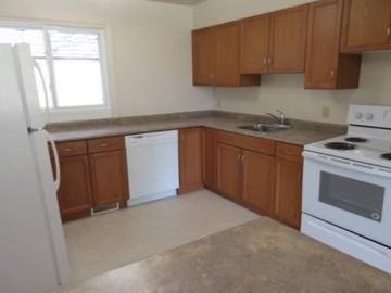 Fairford, Division No 19 - Patio, Parking