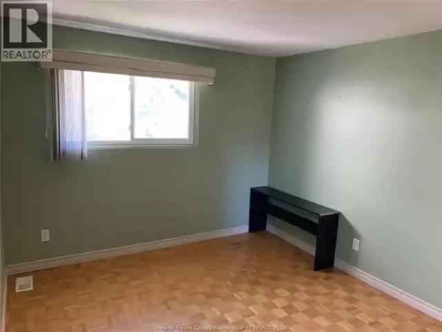 For Rent 3 Bedroom Townhouse Windsor ON DS103091768