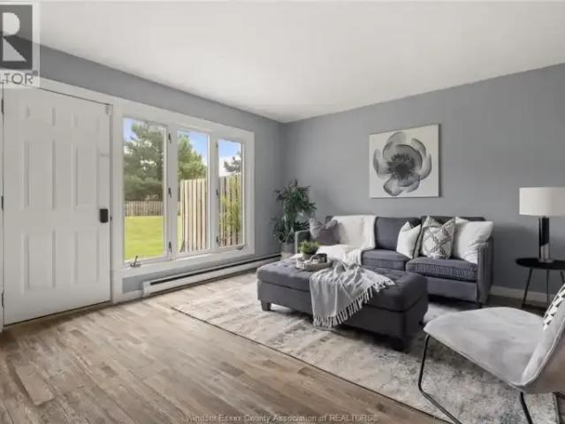 For Rent 3 Bedroom Townhouse Windsor ON DS105378478